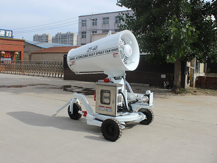 我司移動降塵霧炮機設備實拍