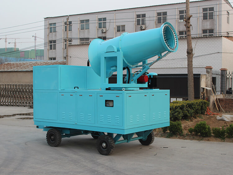 鄭通研發(fā)1T水箱牽引式霧炮機實拍