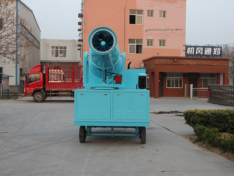 鄭通研發(fā)1T水箱牽引式霧炮機實拍